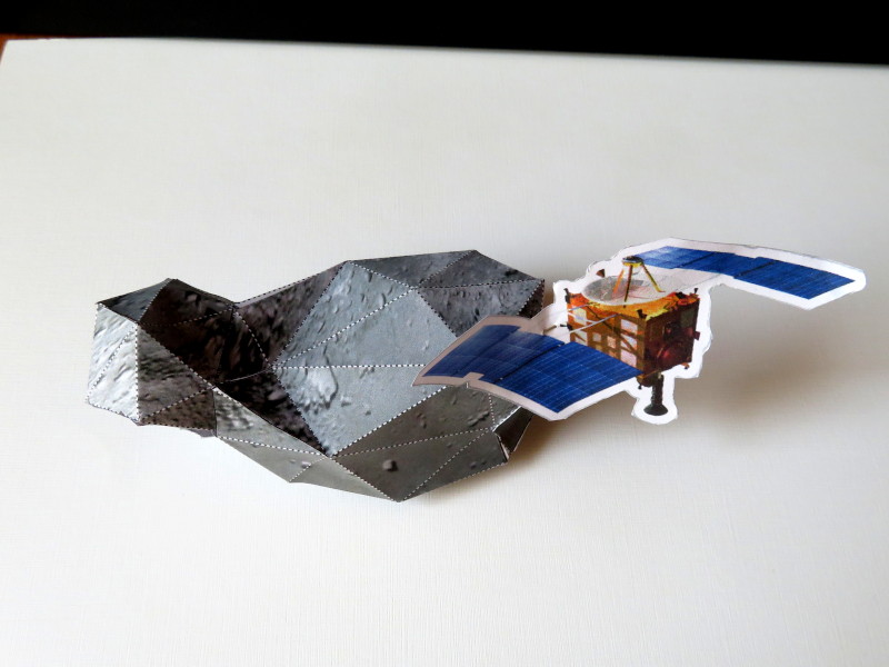 Papercraft asteroid Itokawa photo 2